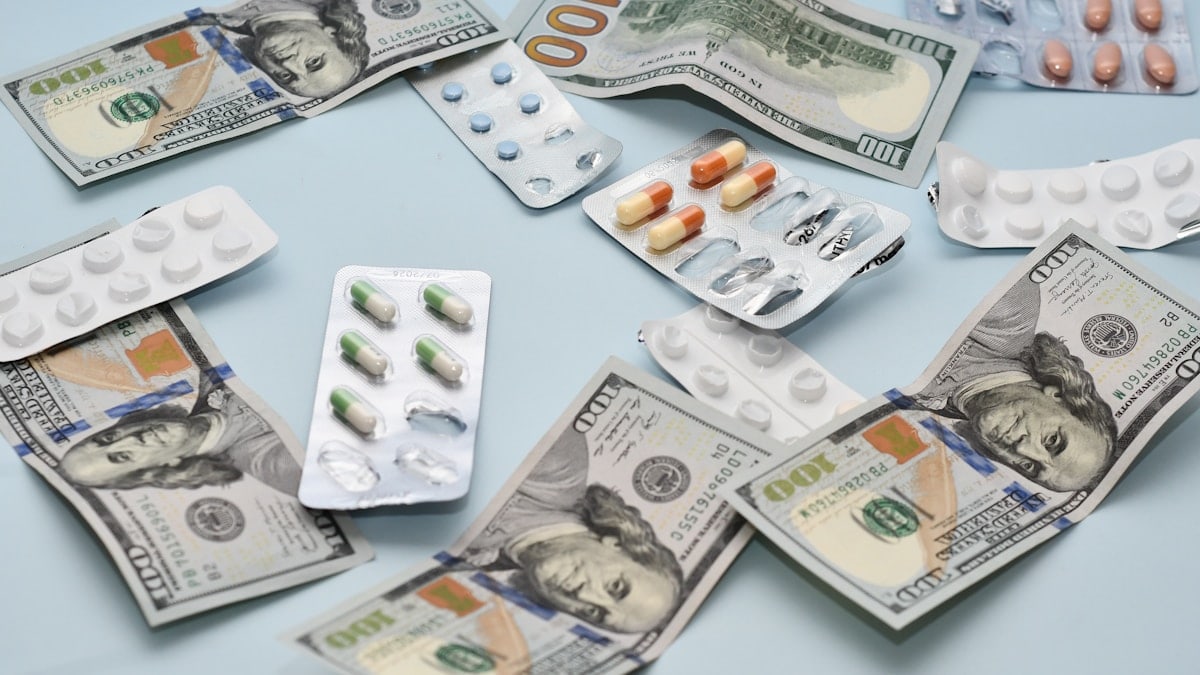 Medicine and lot of USD.